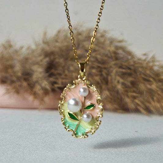 Oval Floral Pearl Necklace