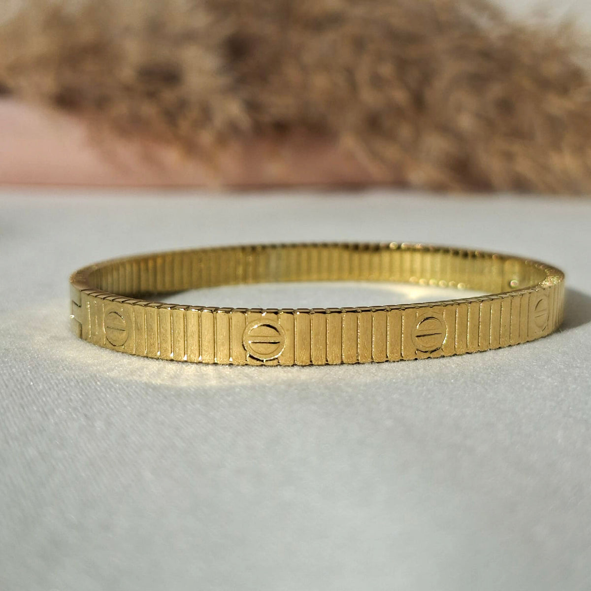 Engraved Ribbed