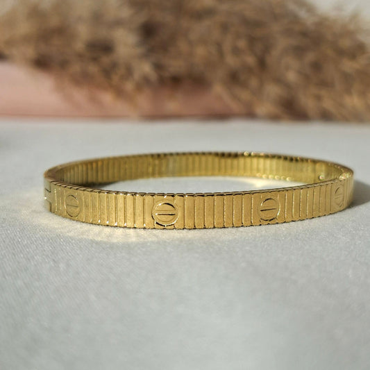Engraved Ribbed